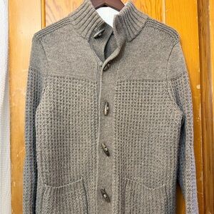 Abode Outside Men’s Chunky Knit Cardigan with Toggle Buttons Small -Earth color
